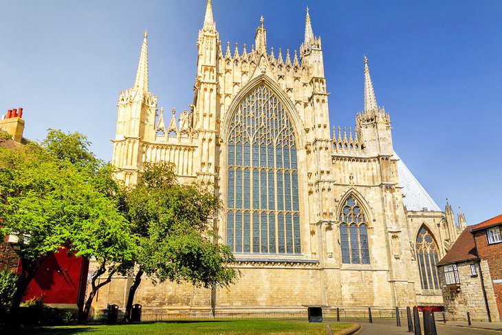 Exploring York Minster: A Visitors Guide