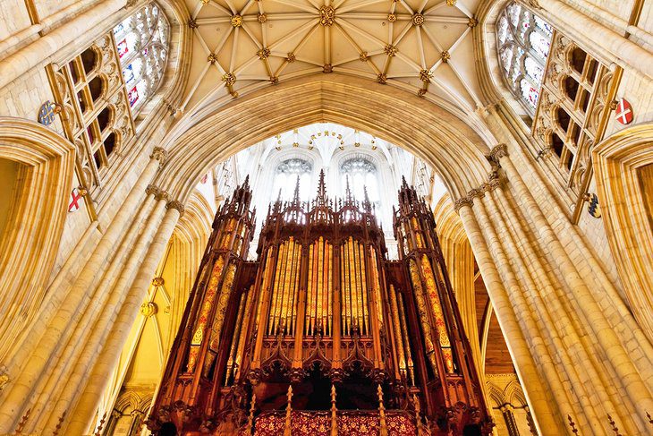 Exploring York Minster: A Visitors Guide