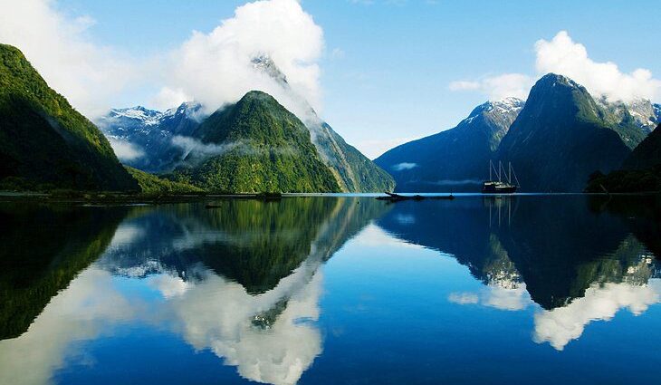 Fiordland National Park: Top Hikes &#038; Things to Do