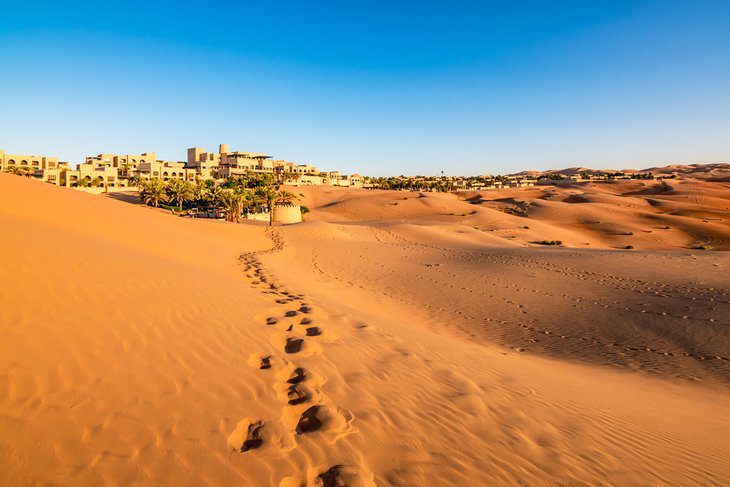 From Dubai to Abu Dhabi: 5 Best Ways to Get There