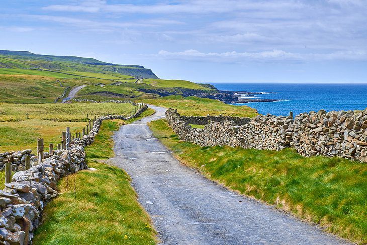 From Dublin to the Cliffs of Moher: 4 Best Ways to Get There