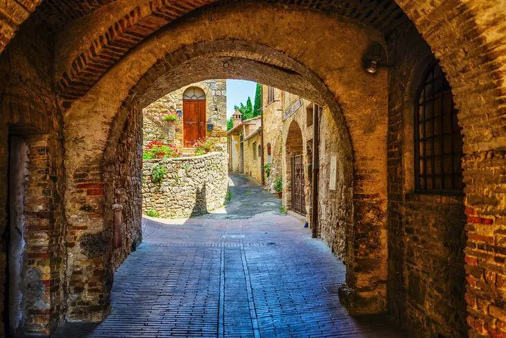 From Florence to San Gimignano: 4 Best Ways to Get There