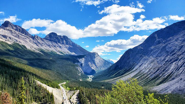 From Lake Louise to Jasper: 4 Best Ways to Get There