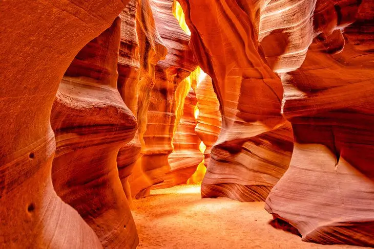 From Las Vegas to Antelope Canyon: 4 Best Ways to Get There