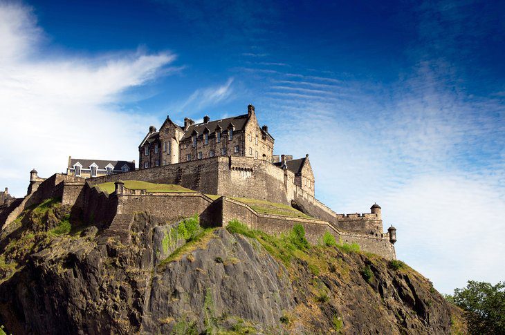 From London to Edinburgh: 4 Best Ways to Get There