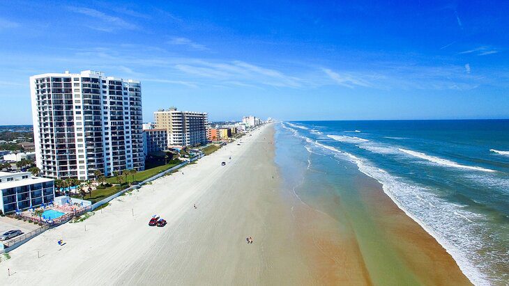 From Orlando to Daytona Beach: 4 Best Ways to Get There