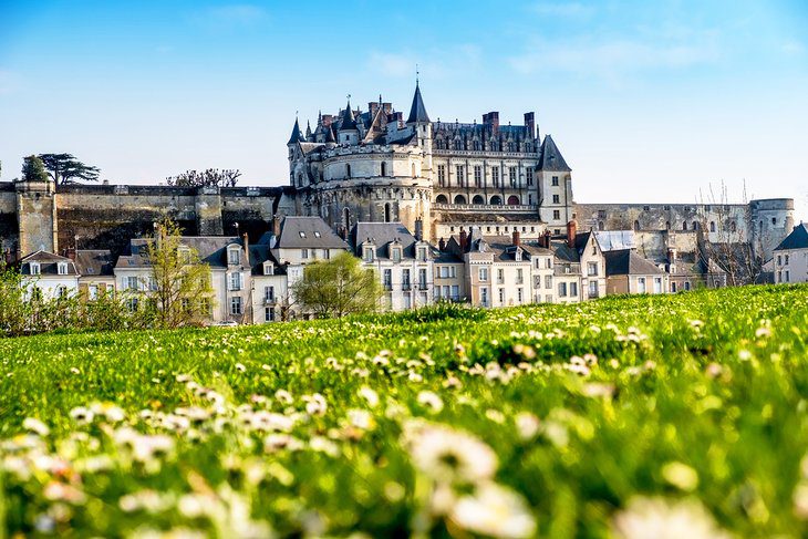 From Paris to Bordeaux: 3 Best Ways to Get There