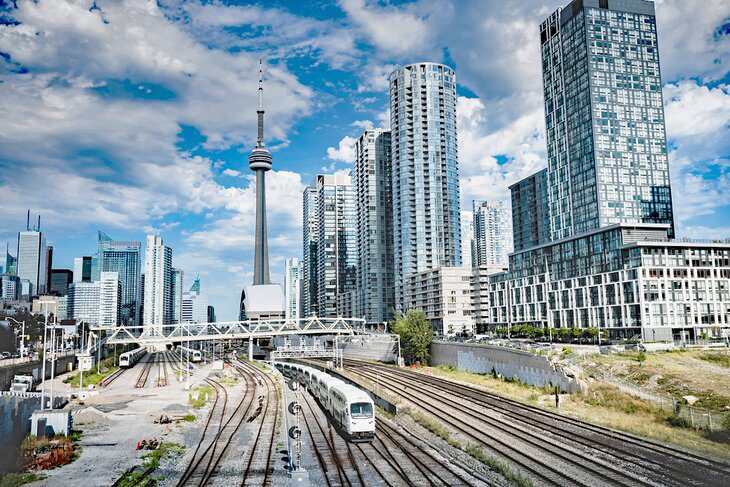 From Toronto to Niagara Falls: 5  Best Ways to Get There