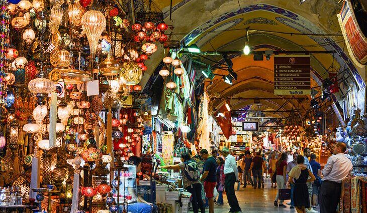 Istanbul&#8217;s Grand Bazaar: 10 Things to Buy &#038; Shopping Tips