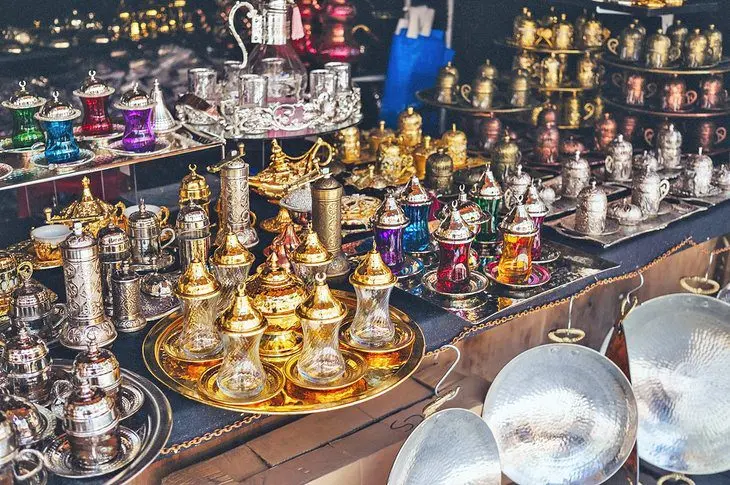 Istanbuls Grand Bazaar: 10 Things to Buy & Shopping Tips