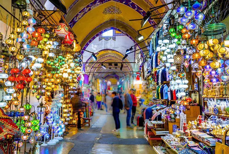 Istanbuls Grand Bazaar: 10 Things to Buy & Shopping Tips