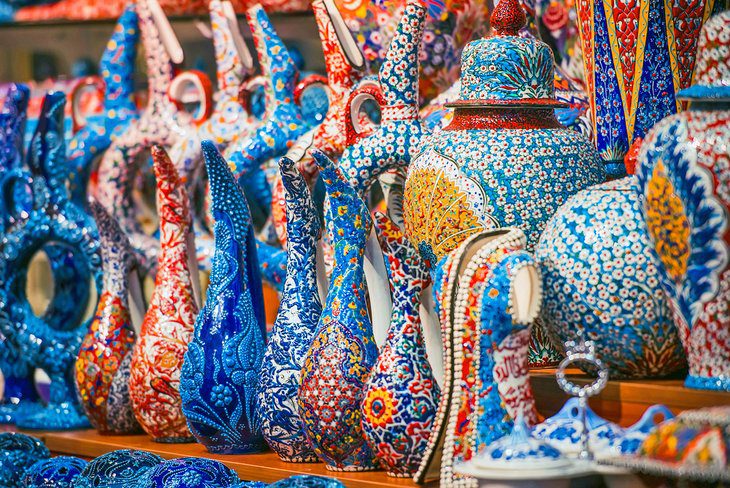 Istanbuls Grand Bazaar: 10 Things to Buy & Shopping Tips