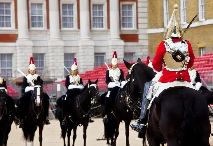 Trafalgar Square, London: 15 Nearby Attractions, Tours & Hotels