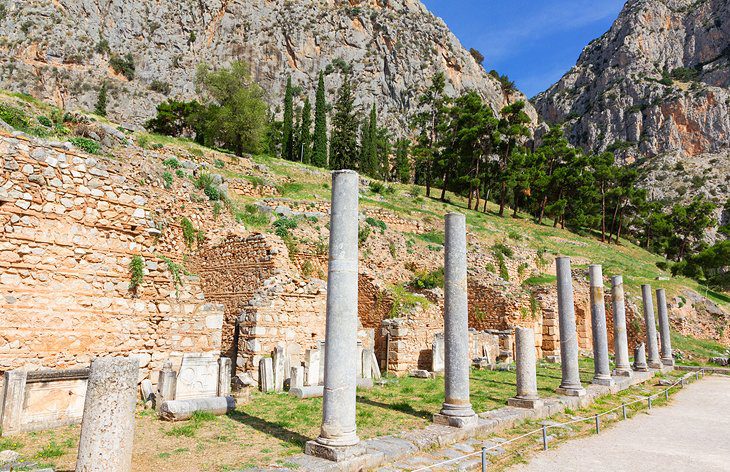 Visiting Delphi from Athens: Highlights