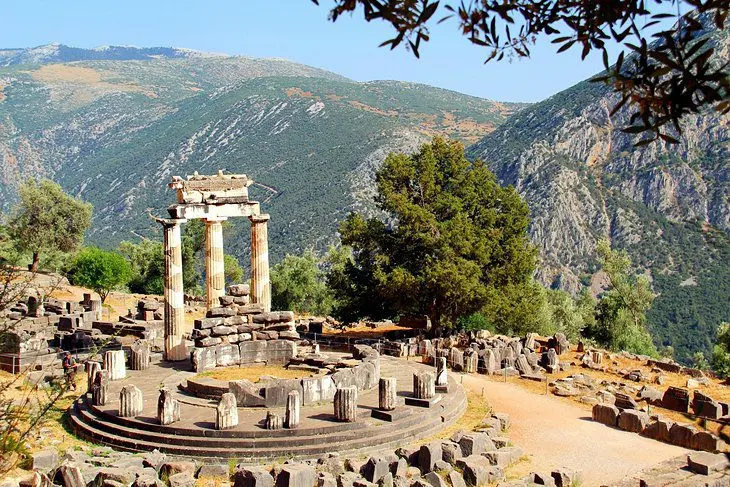 Visiting Delphi from Athens: Highlights