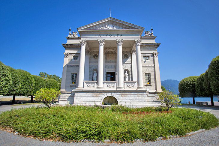 Visiting Lake Como & Como Town: Top Attractions, Hotels & Tours