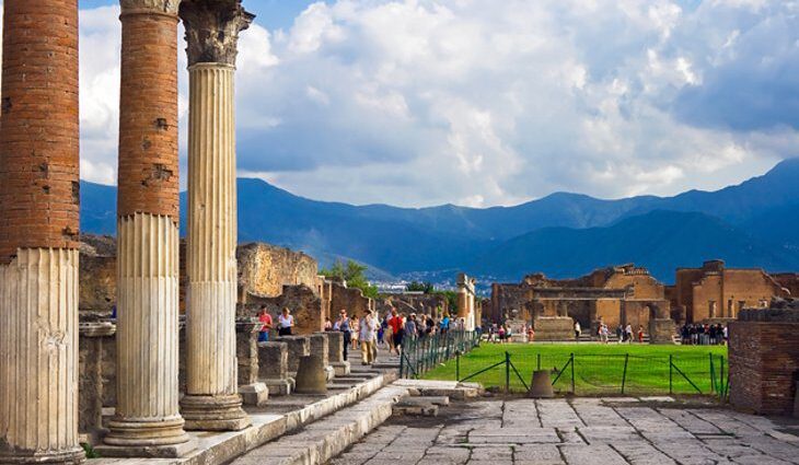 Visiting Pompeii: 13 Top Attractions