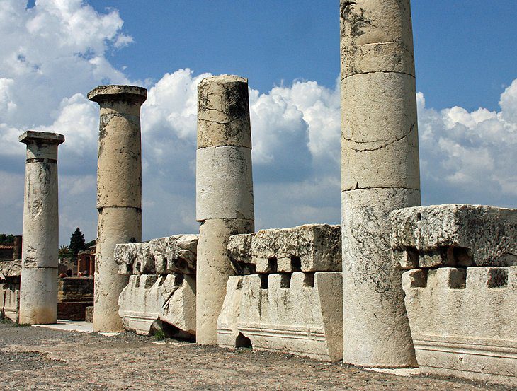 Visiting Pompeii: 13 Top Attractions