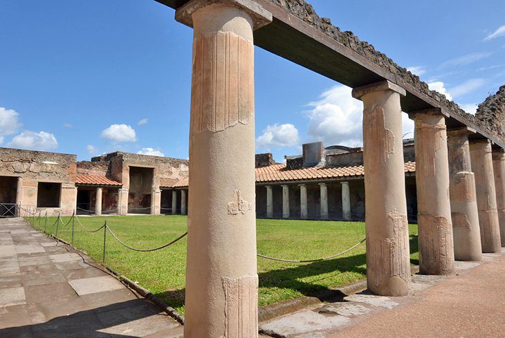 Visiting Pompeii: 13 Top Attractions