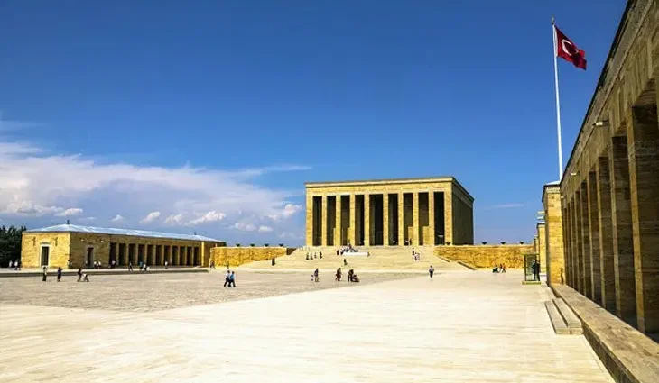 Visiting the Atatürk Mausoleum (Anıtkabir)