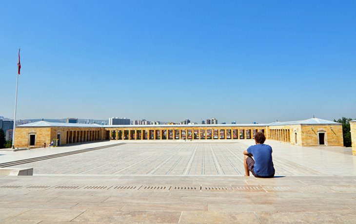 Visiting the Atatürk Mausoleum (Anıtkabir)