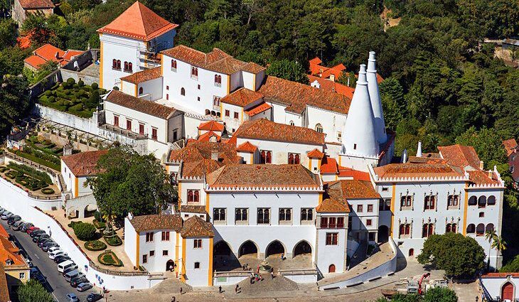 Visiting the Palácio Nacional de Sintra: 10 Top Attractions