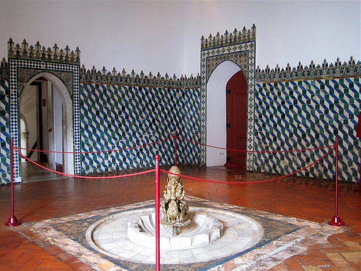 Visiting the Palácio Nacional de Sintra: 10 Top Attractions