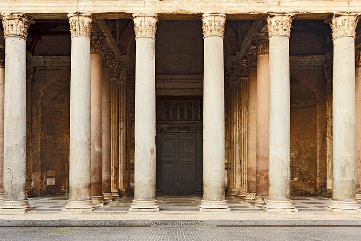 Visiting the Pantheon in Rome: Highlights & Tips