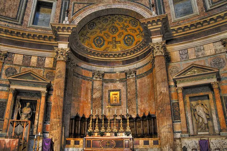 Visiting the Pantheon in Rome: Highlights & Tips